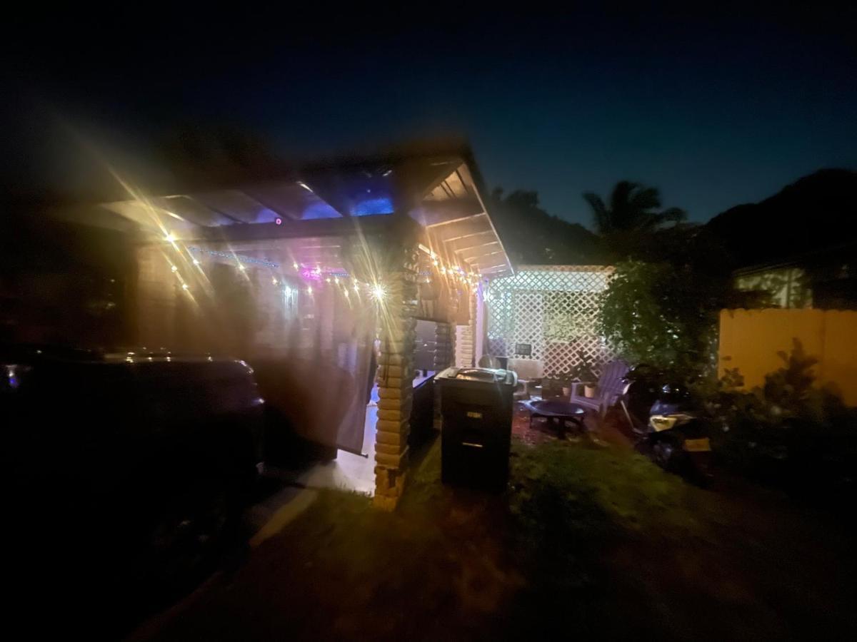 Miami Vibes "Hostel-Like" Shared Room North Miami Exterior photo